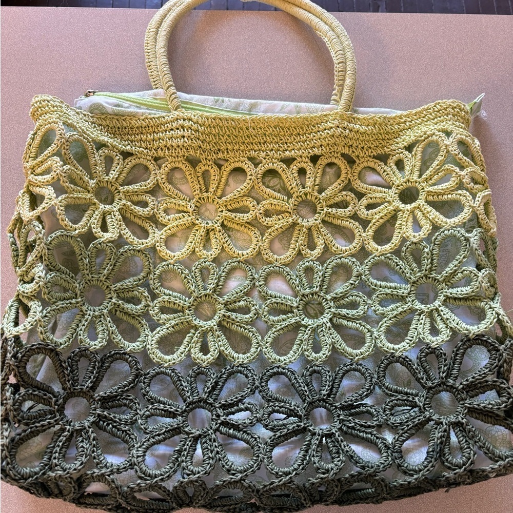 Sun and Sand Ombre Green Rattan Crochet Daisy Beachy Tote